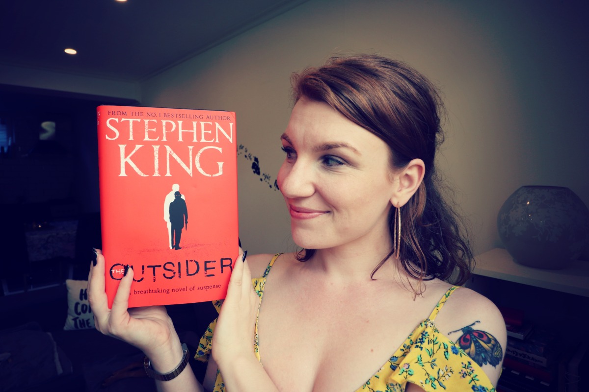 The Outsider by Stephen King 📚 BOOK REVIEW + GIVEAWAY